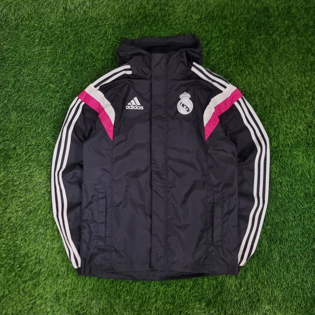 14-15シーズン レアル・マドリード adidas ウィンドブレーカー 11,328円