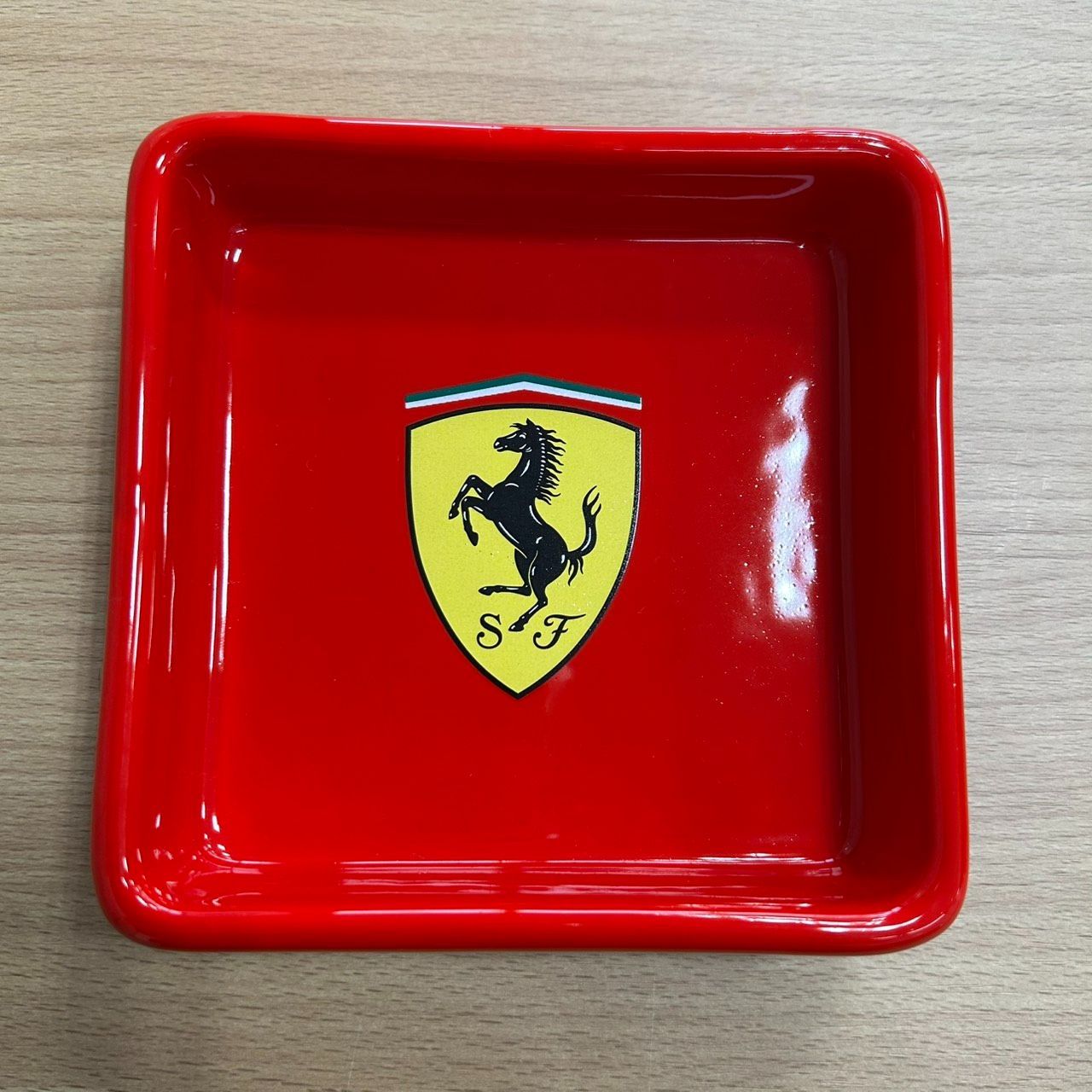 MT268241946 Ferrari フェラーリ 灰皿 - メルカリ