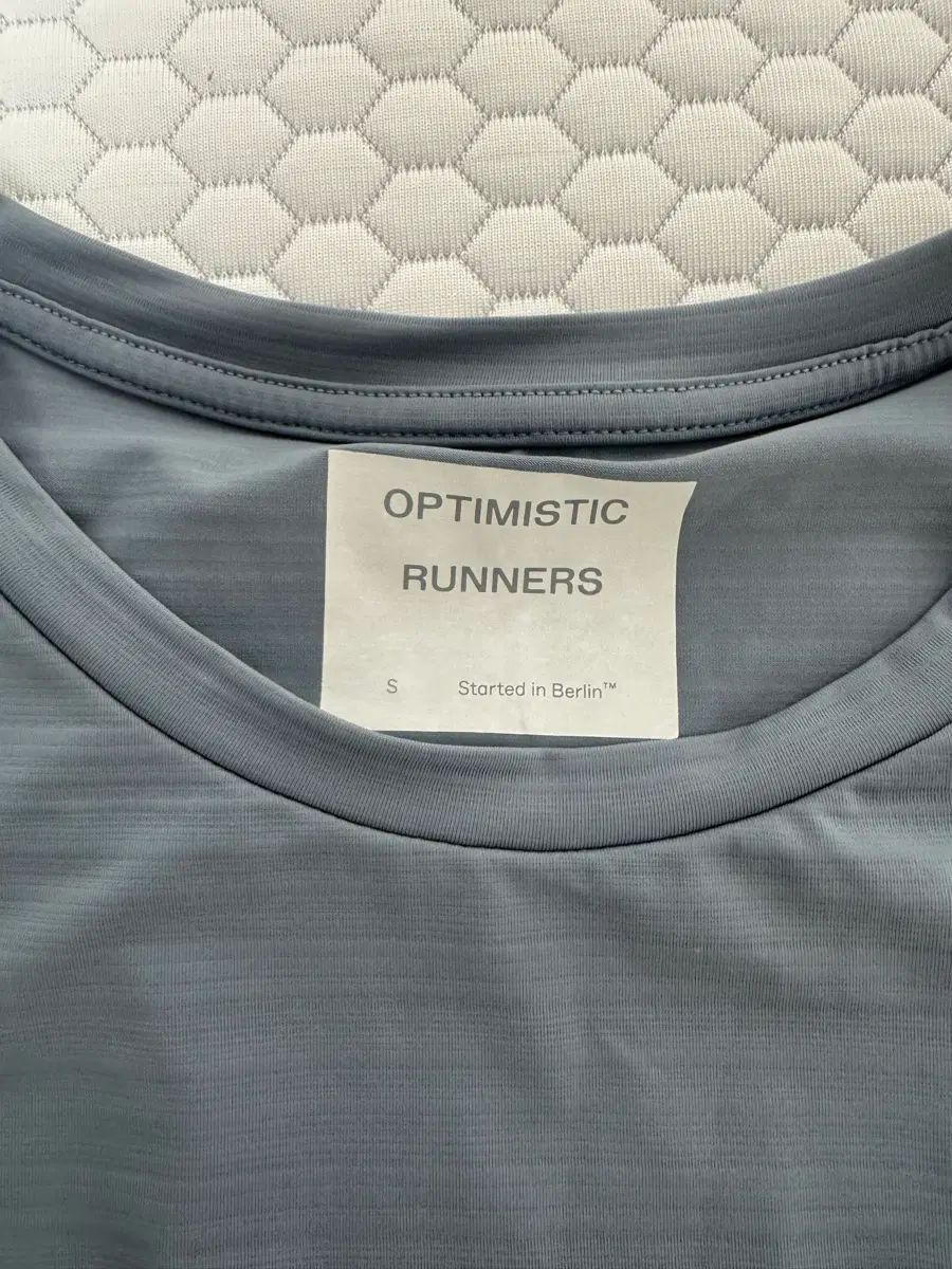 オプティミスティック ランナーズ 半袖 Tシャツ S サイズ