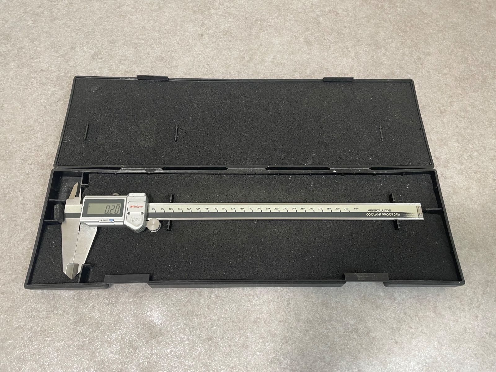 ⭐︎ ミツトヨ デジタルノギス CD-30PM (500-634) ケース付き 300mm 13,870円