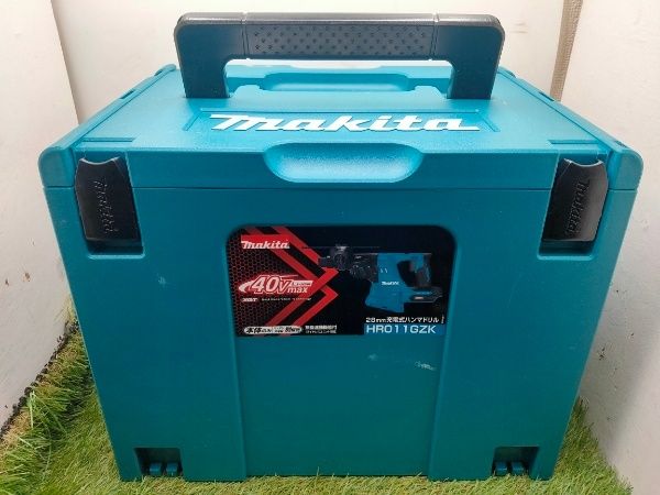 ☆マキタ(Makita) ２８ミリ充電式ハンマドリル 40Vmax バッテリ・充電器別売 HR011GZK　未使用 37,700円