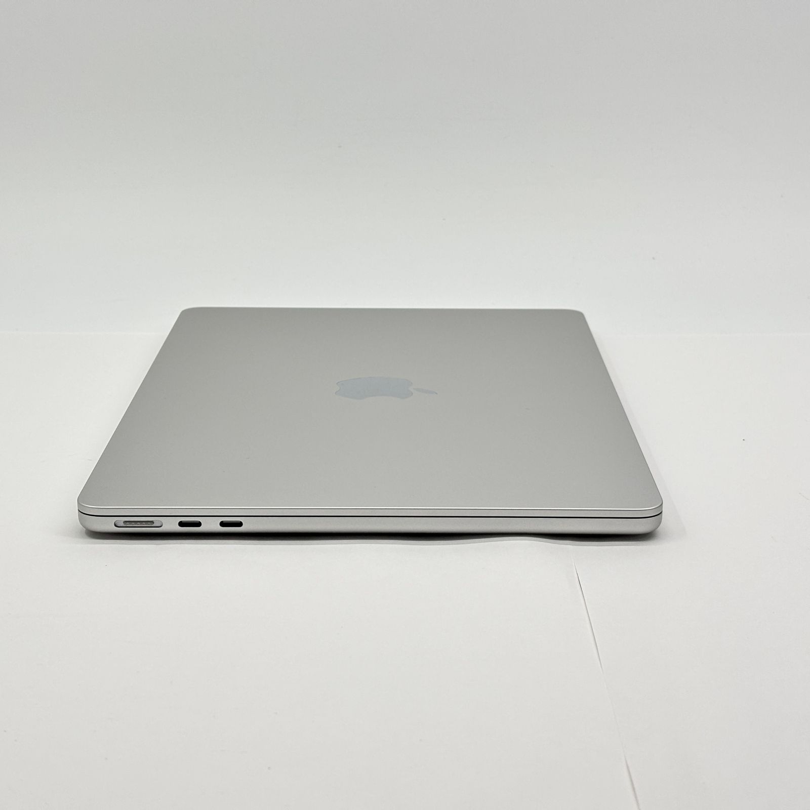 Apple MacBook Air 13インチ M2 2022 シルバー 新品同様 - メルカリ