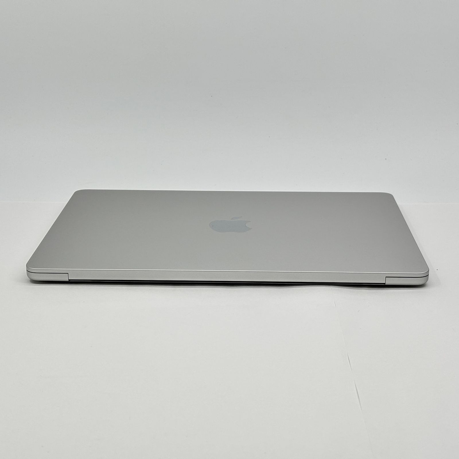 【新品同様】13インチMacBook Pro シルバー Apple MacBook Air 13インチ M2 2022 シルバー 新品同様 - メルカリ