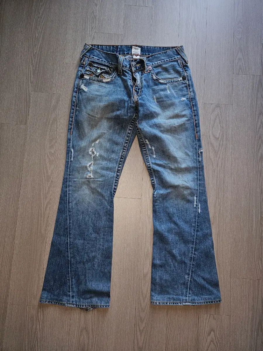 トゥルーレリジョン レインボー ジョイ ブーツカット デニム パンツ ブルー 6,395円