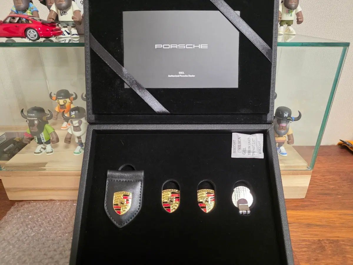 ポルシェ正規品ボールマーカーとマネークリップ