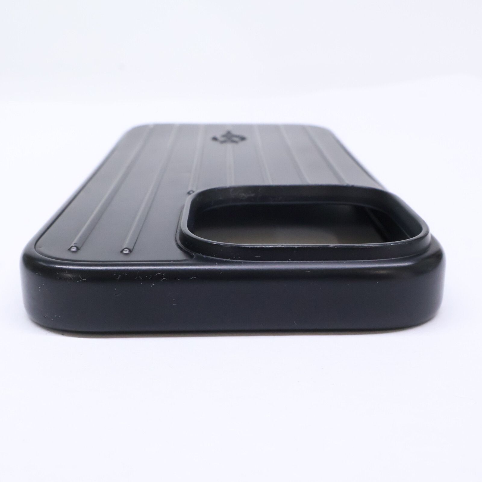 RIMOWA iPhone 16 Pro用 アルミニウム スマホケース ブラック - メルカリ