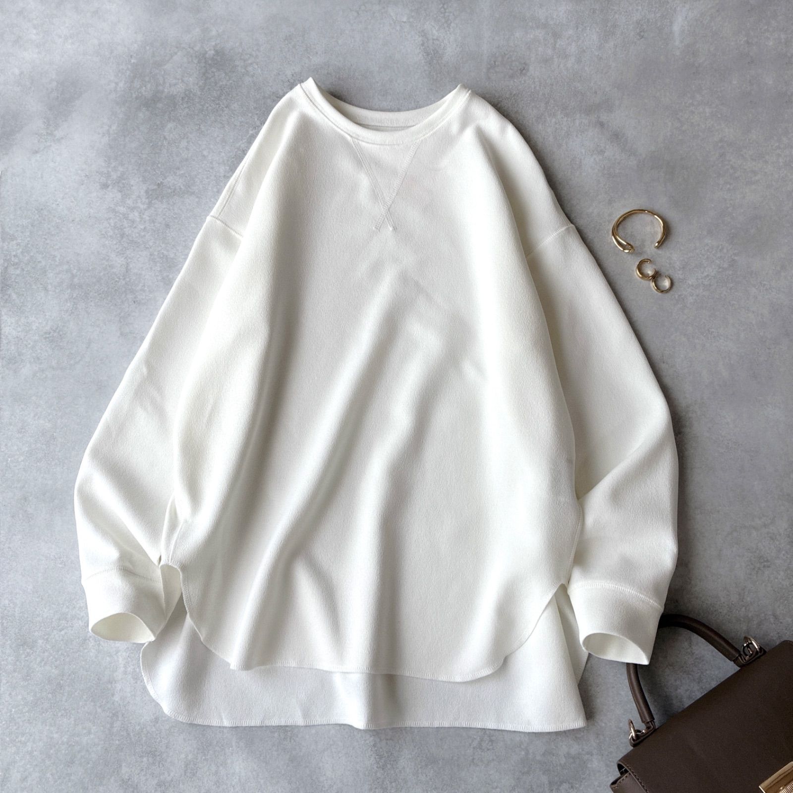 【美品】Whim Gazette Vガゼットプルオーバー 34 白 ✨タグ付✨ Whim Gazette Vガゼットプルオーバー / オフホワイト 白