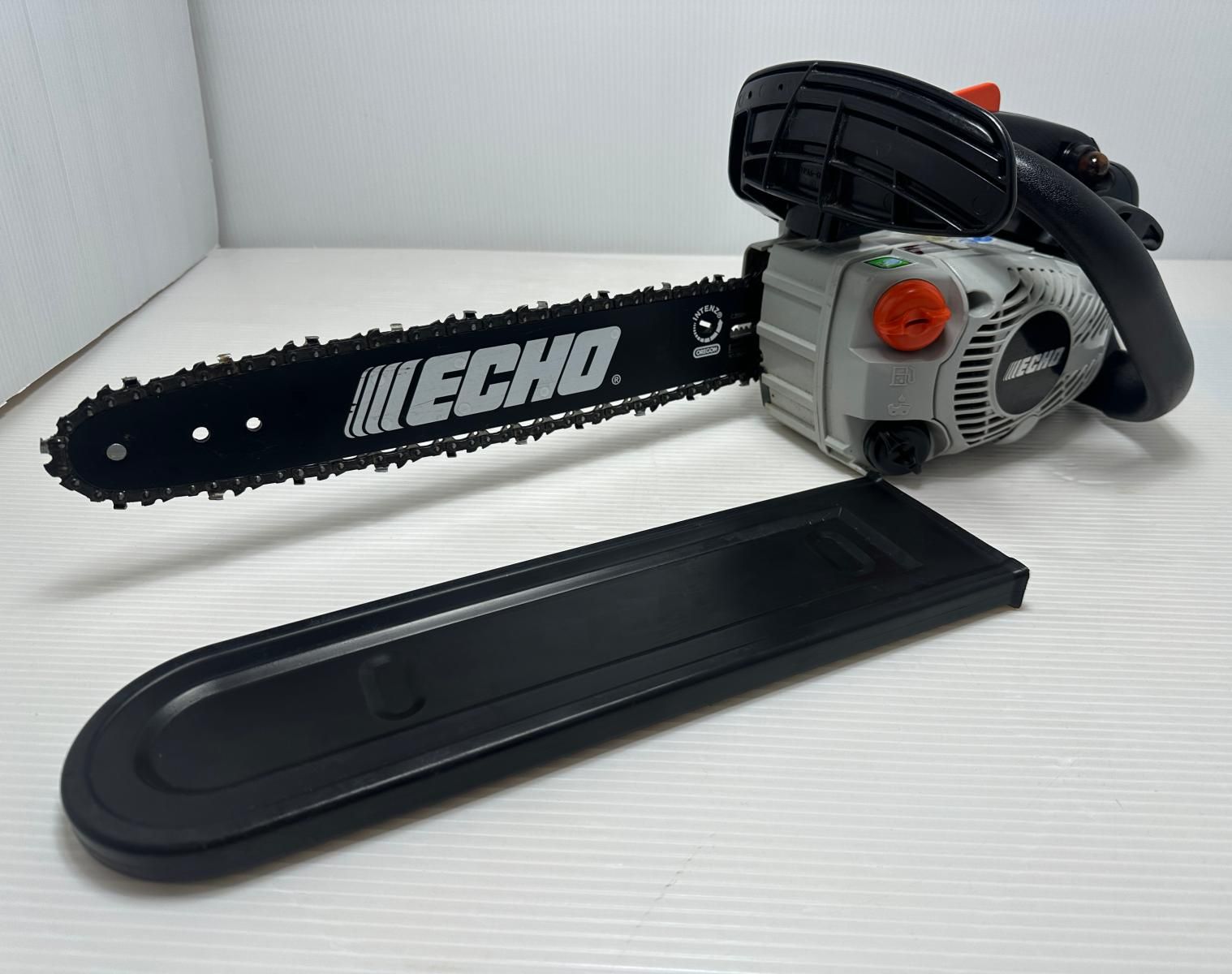 【中古品】ECHO エコー エンジン式 チェーンソー ECS300T (2609082)