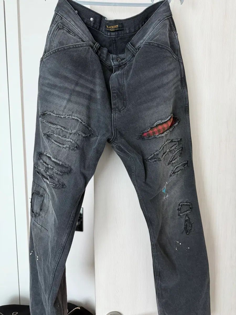 ブラックアウト damage jeans ラージ 出品