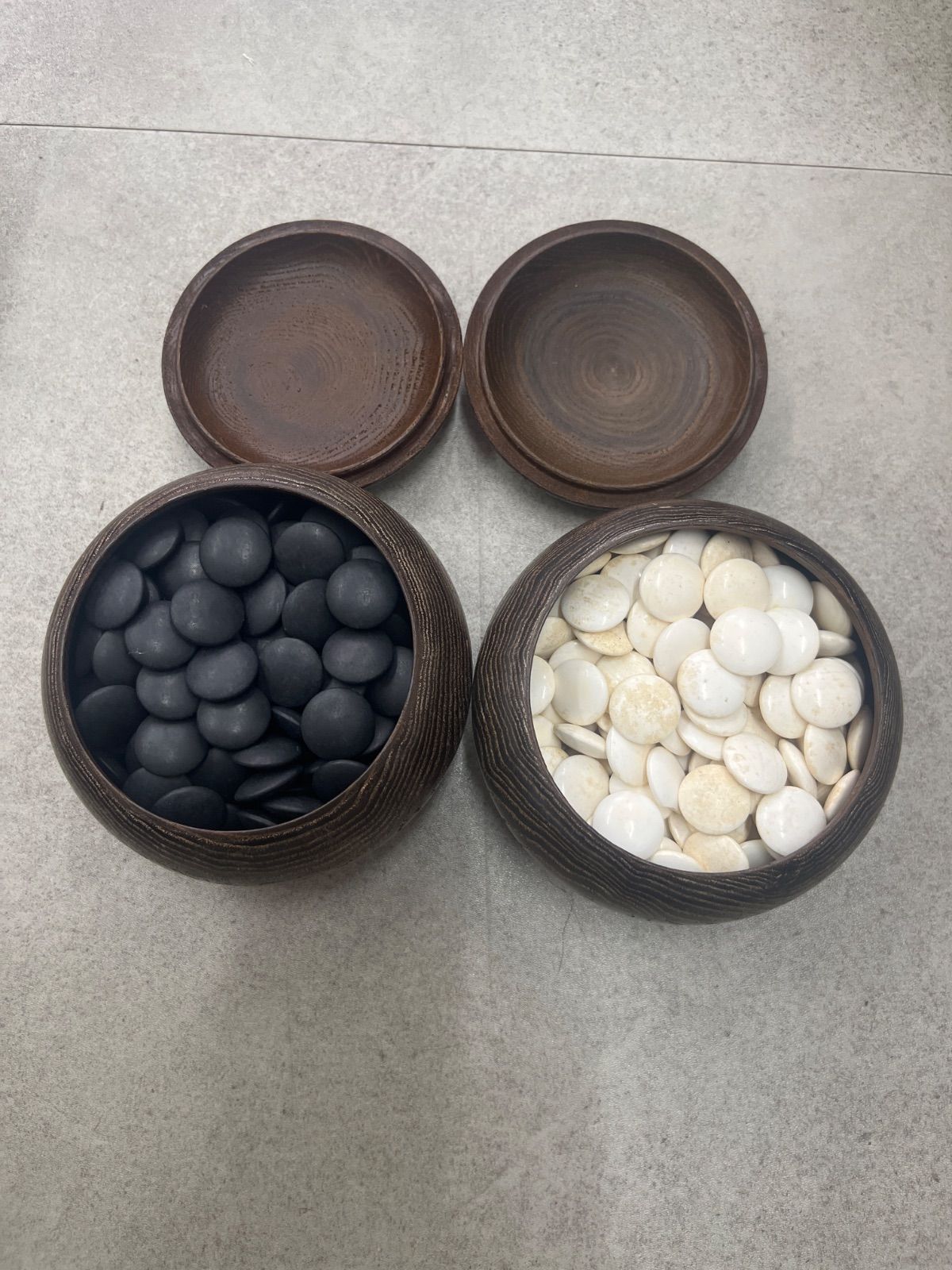 木製碁笥付き】高級 碁石セット（白石：蛤と思われる／黒石：那智黒石