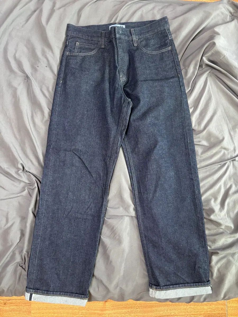 UNIQLO JWアンダーソン JWAストレートデニム セルビッジ (新品)