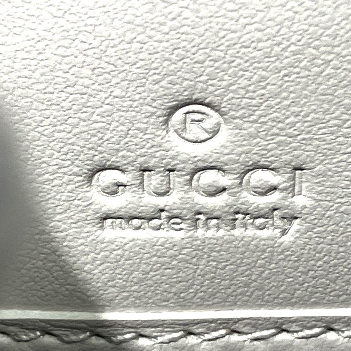 グッチ GUCCI ラウンドファスナー GGエンボス 長財布 レザー 625558