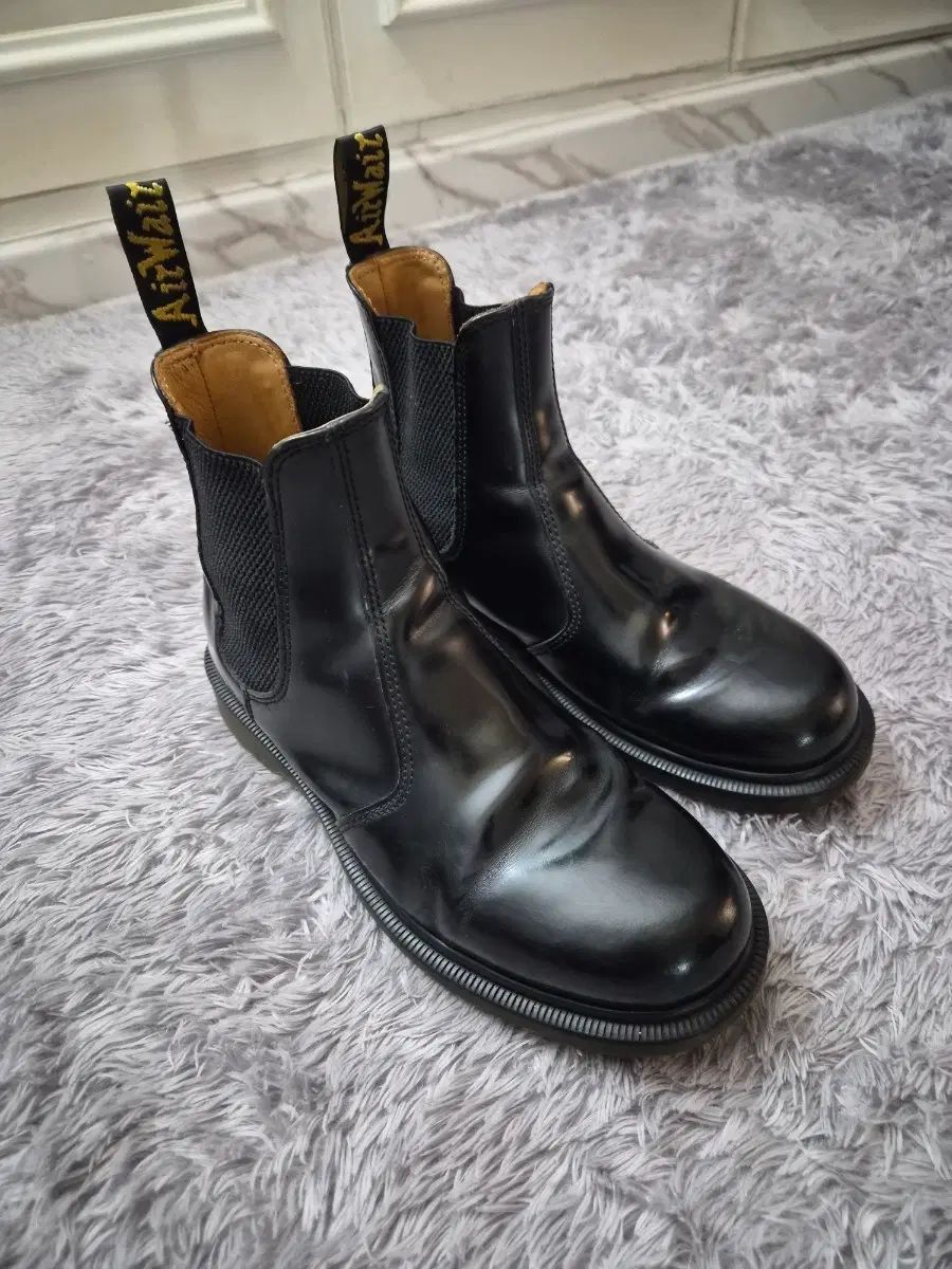 (EU41) DR. MARTENS ドクターマーチン チェルシー ブーツ 光沢 ブラック 10,263円