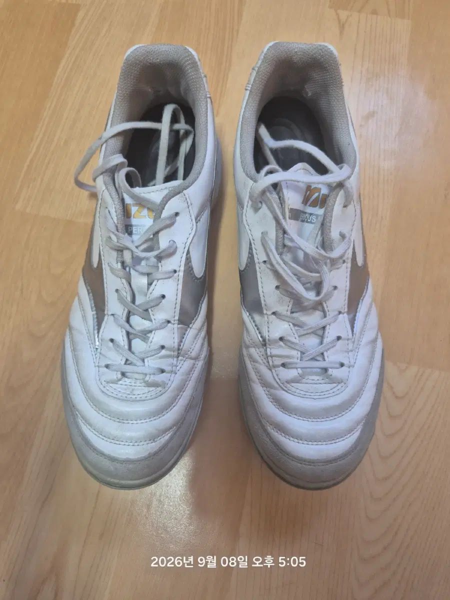ミズノ モレリア Classic 265 8,035円