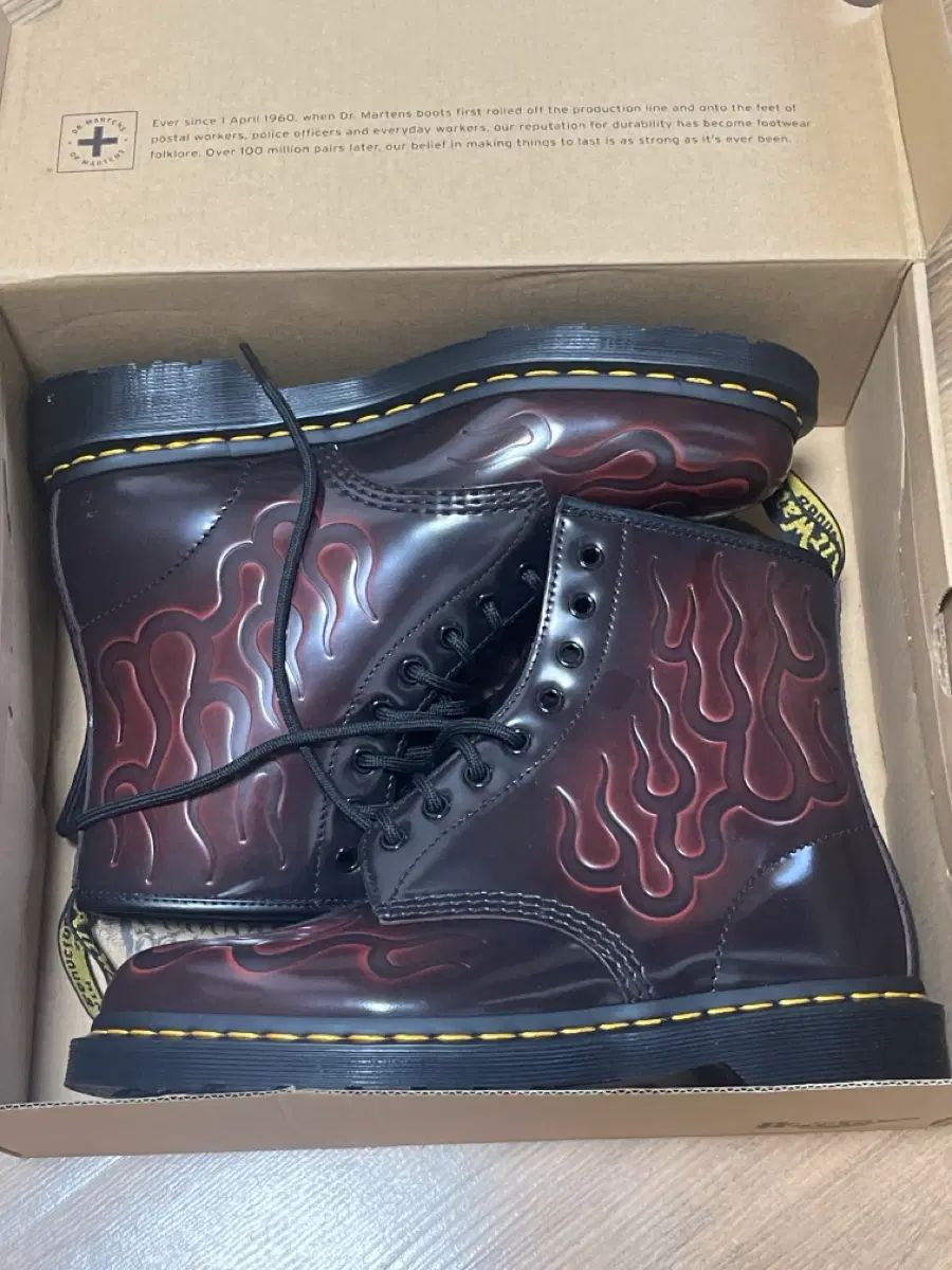 DR. MARTENS ドクターマーチン IN 270 INFERNO さくらんぼレッド