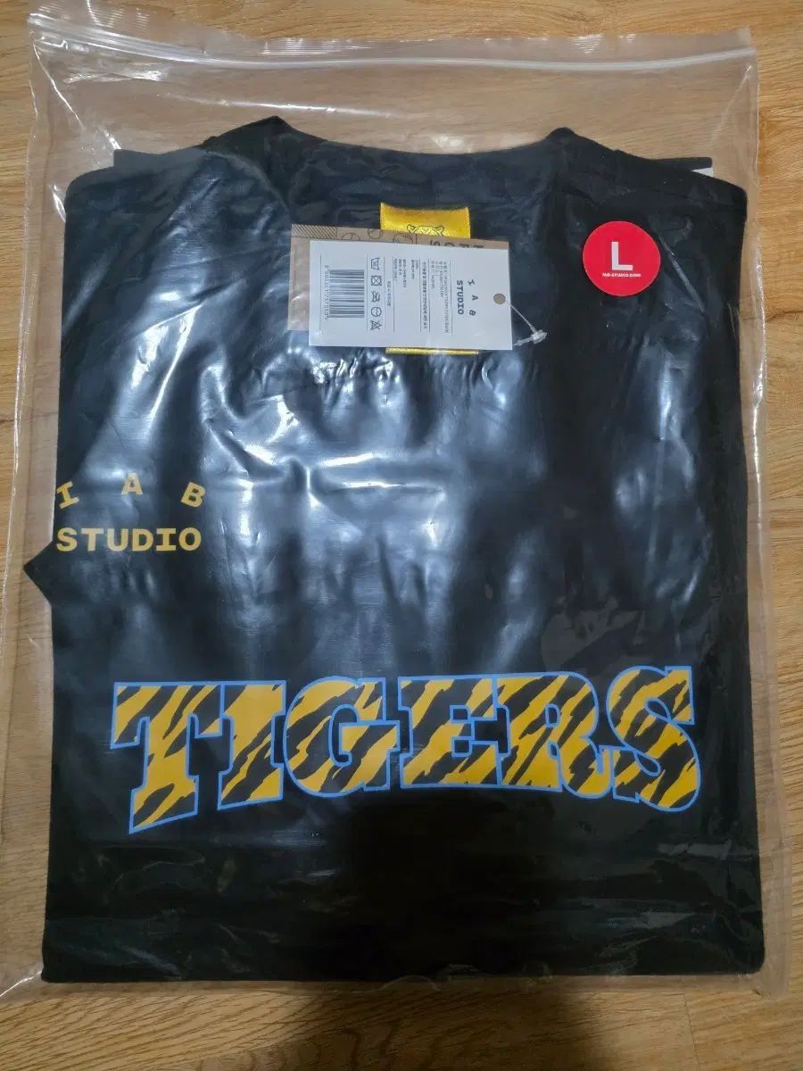 KIAタイガース IAB Studio ブランドデイ Tシャツ サイズ100 出品 23,932円