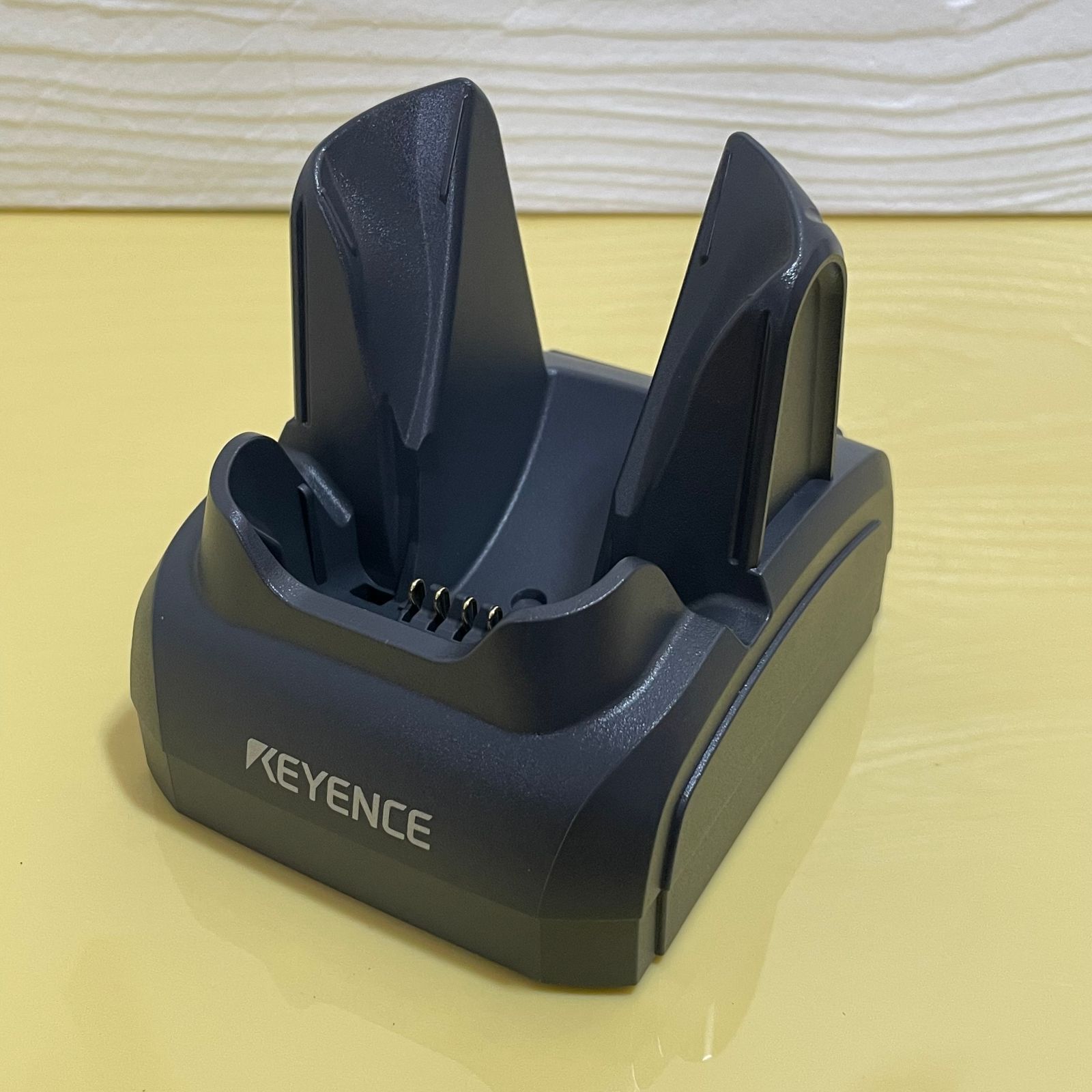 BT-WUC1U KEYENCE クレードル BT-W100シリーズ キーエンス 中古美品