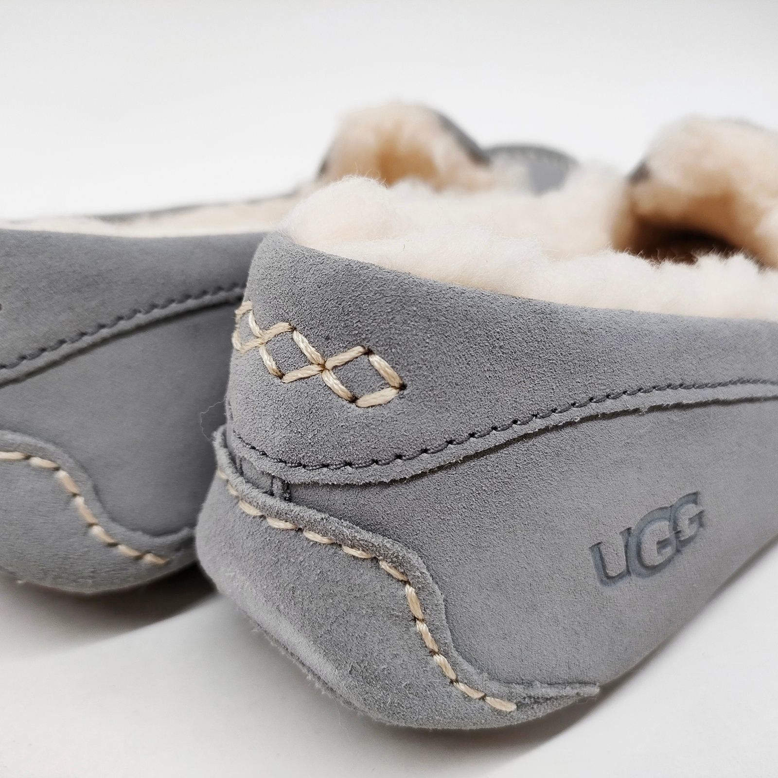 UGG 25cm アンスレー ライトグレー USA 8 ボア モカシン W ANSLEY
