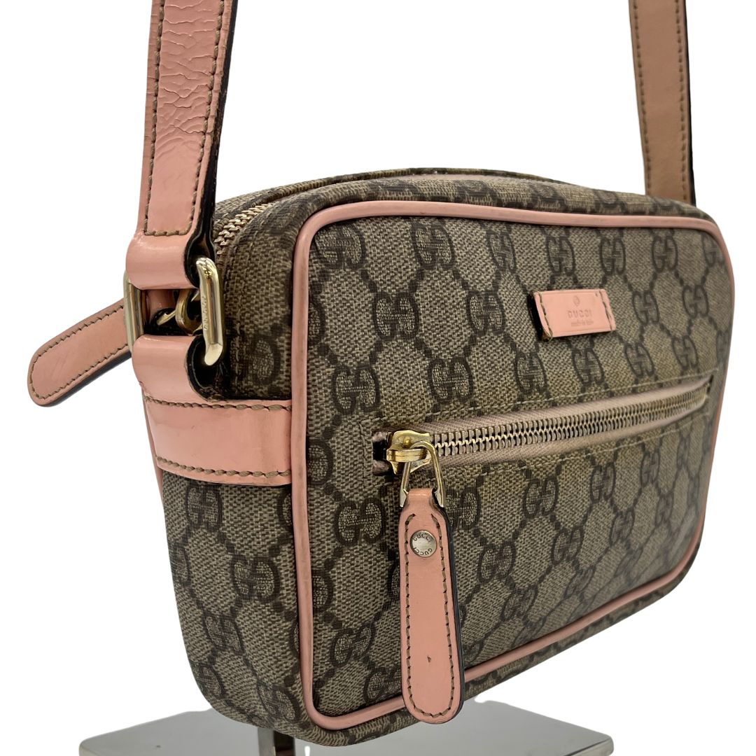 グッチ　ショルダーバッグ GGスプリーム PVC ピンク　斜めがけ　ショルダー GUCCI グッチ GGスプリーム ショルダーバッグ ピンク PVC - メルカリ