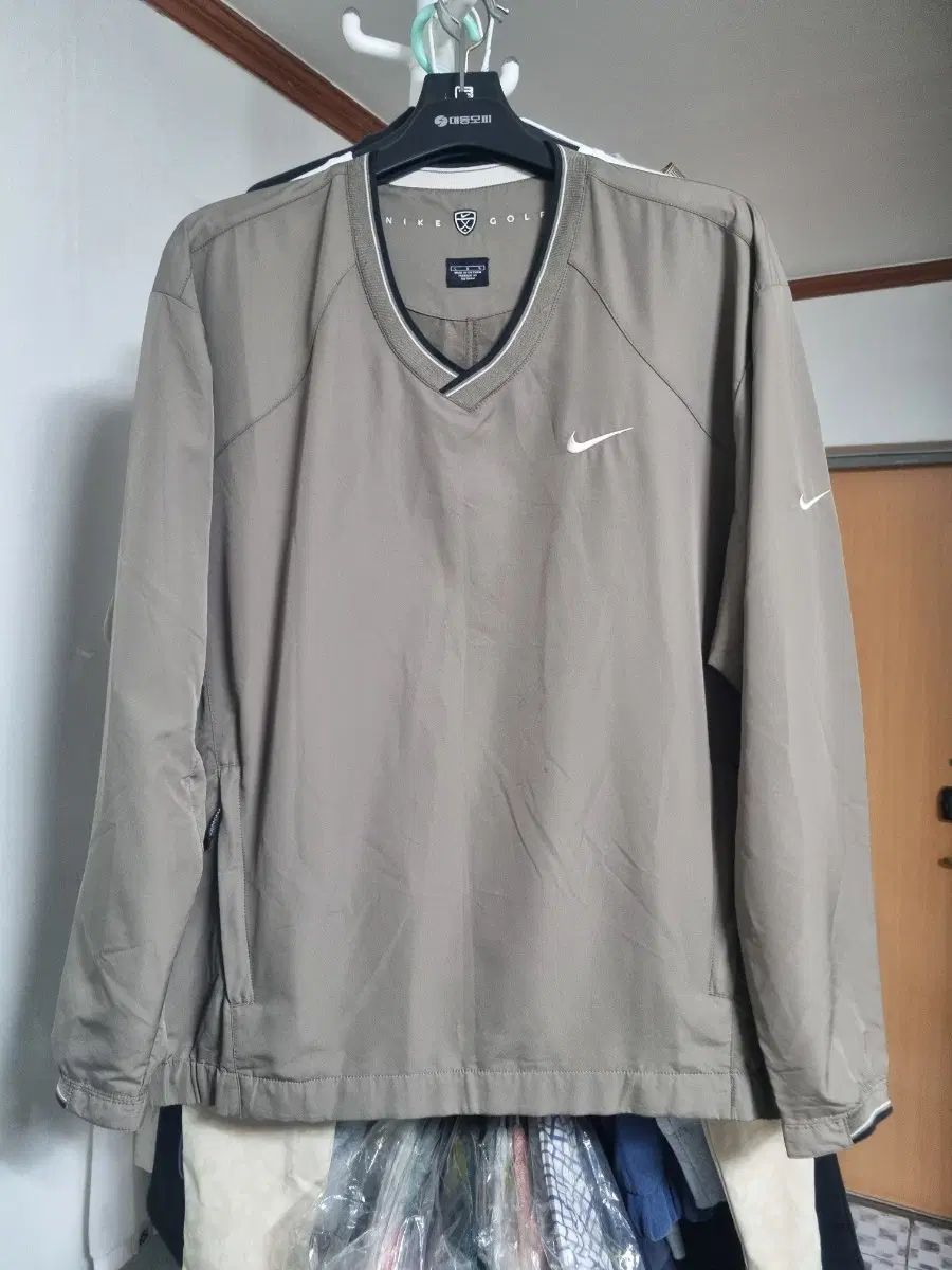 NIKE golf Anorak（アノラック） ウィンドブレーカー ブラウン L 100サイズ (新品レベル)