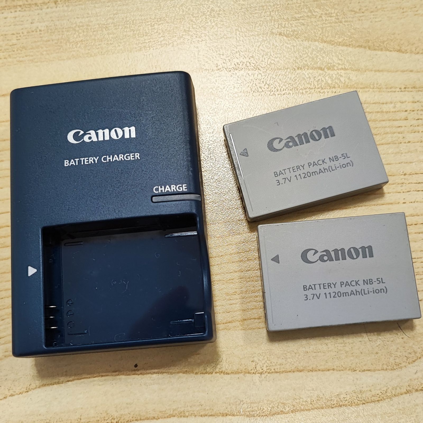 Canon IXY DIGITAL 2000 IS チタンシルバー ジャンク バッテリー・充電