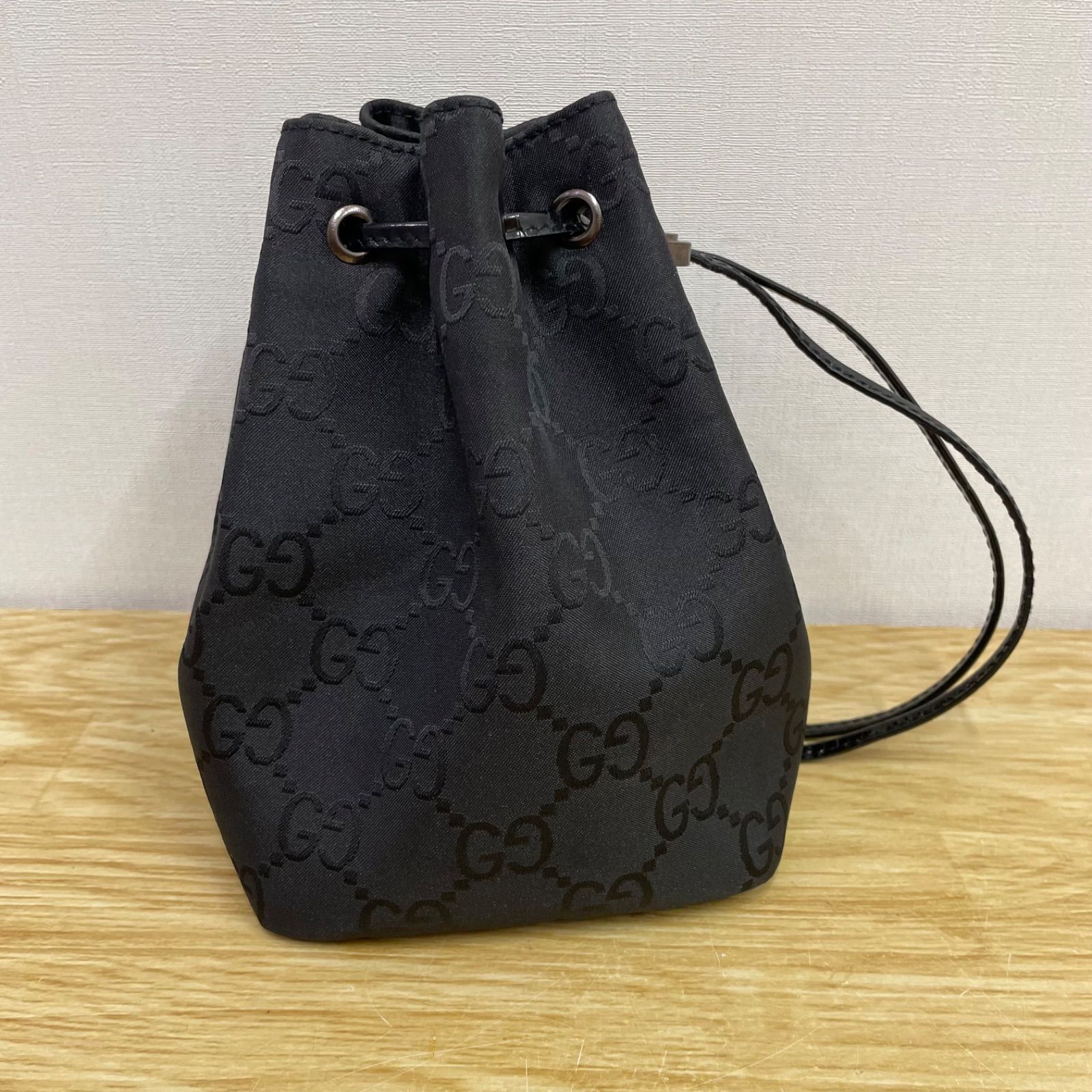□グッチ GUCCI 039.0973 巾着 ポーチ A26-2497 - メルカリ