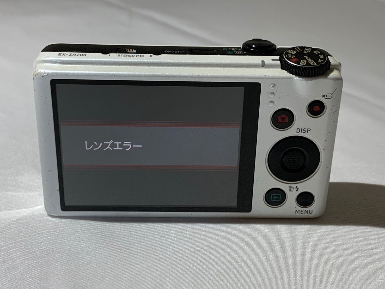 3643 Casio EXILIM EX-ZR200 ホワイト ジャンク品 デジカメ【ネ