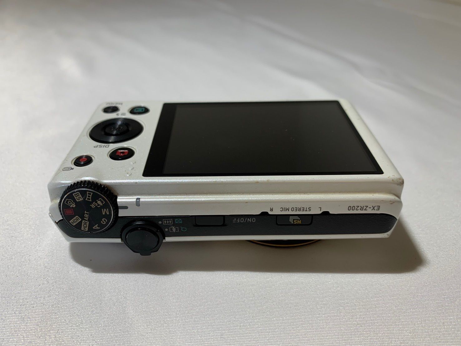 3643 Casio EXILIM EX-ZR200 ホワイト ジャンク品 デジカメ【ネ