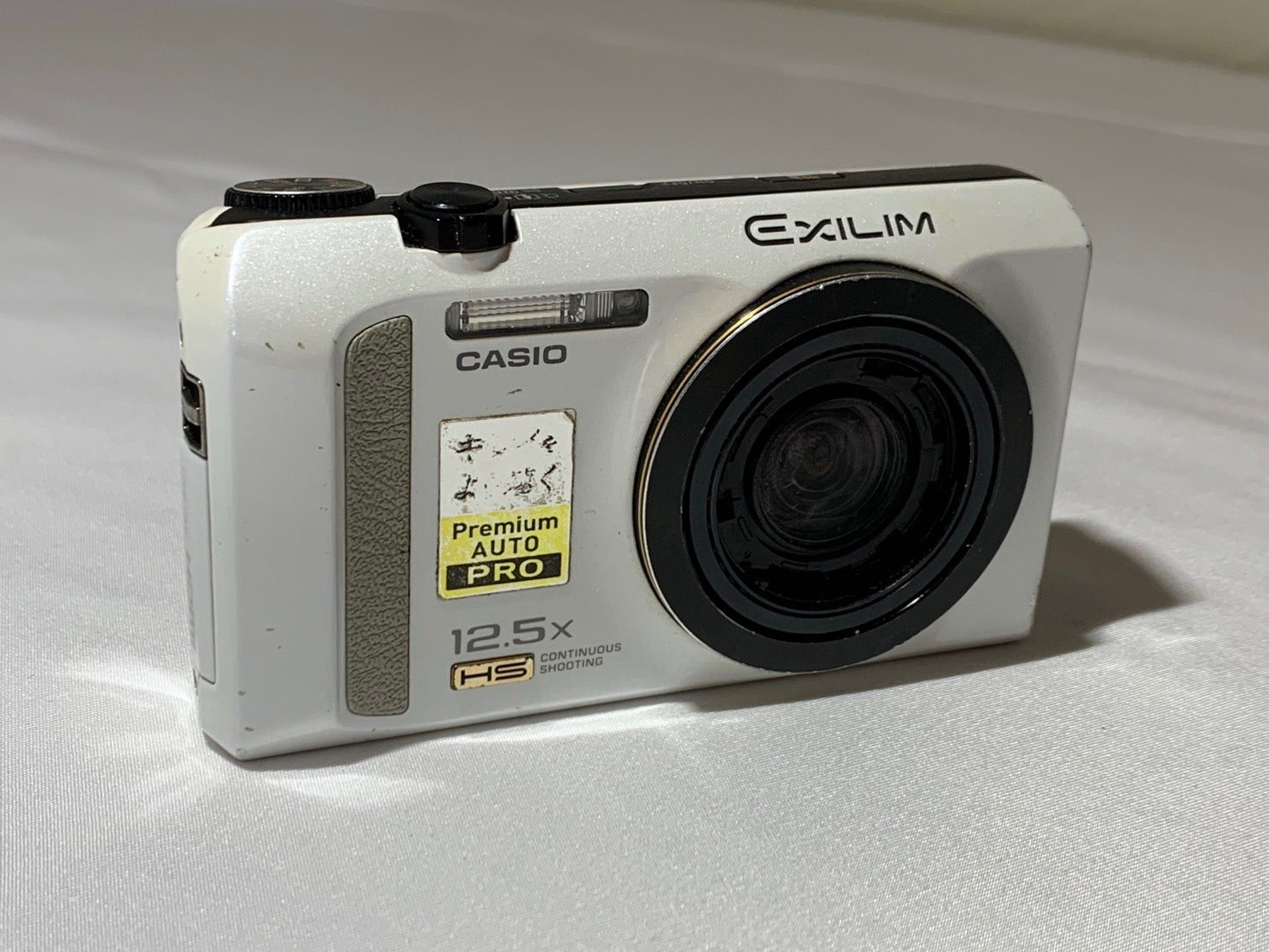 3643 Casio EXILIM EX-ZR200 ホワイト ジャンク品 デジカメ【ネ