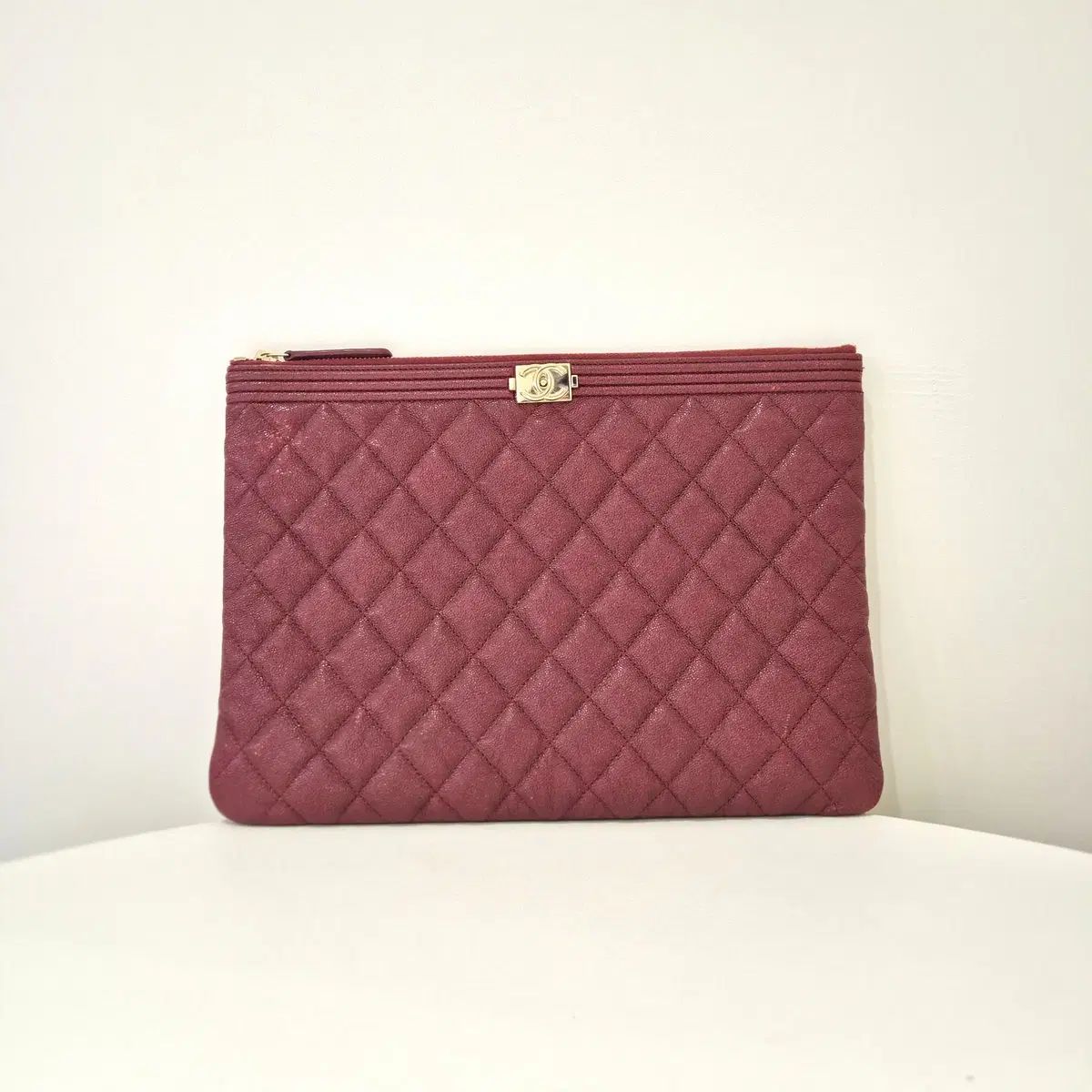 CHANEL BOY ボーイ シャネル キャビア ニューミディアム クラッチバッグ バーガンディ 81,057円