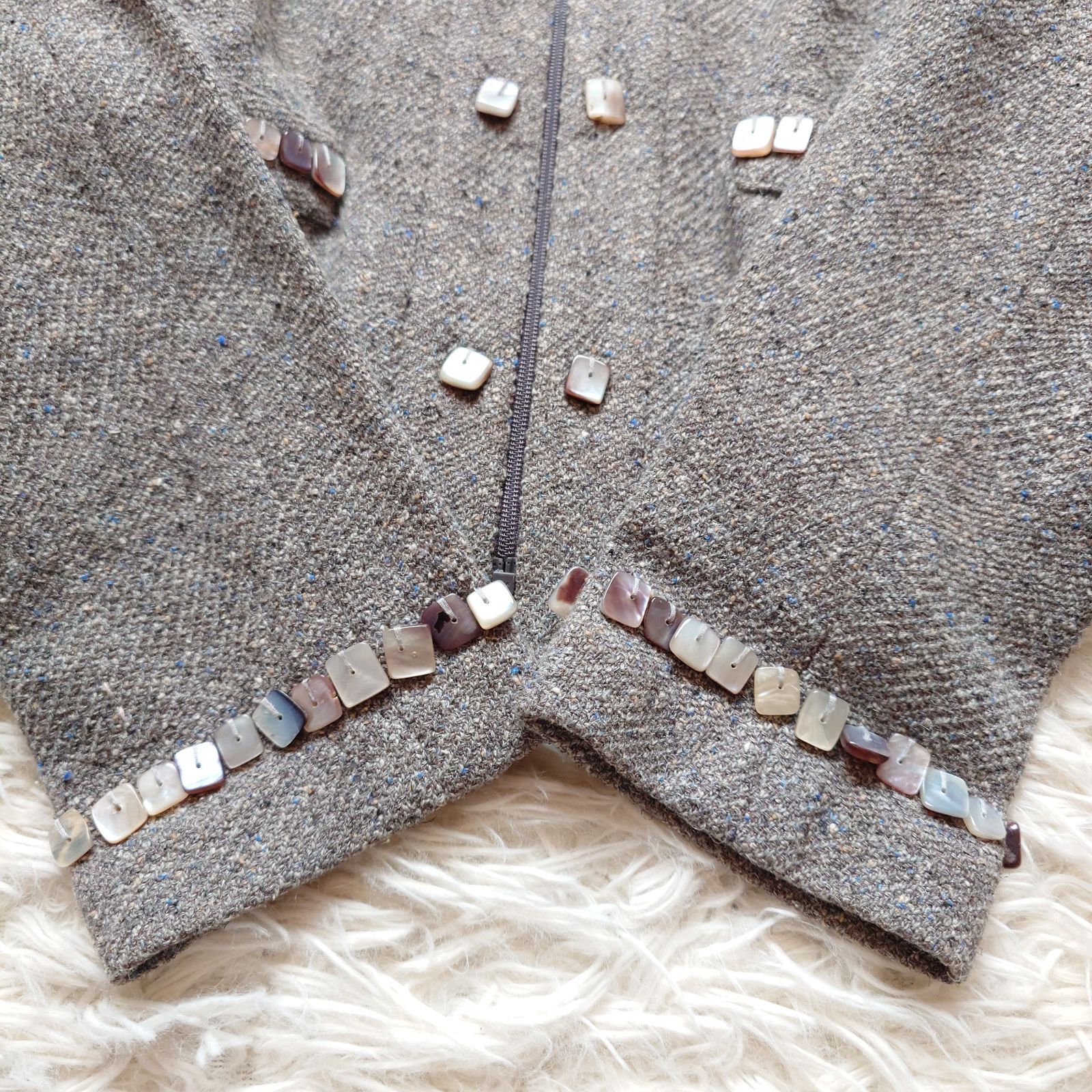 美品】ST. JOHN セントジョン 装飾 ビジュー ニット ツイード
