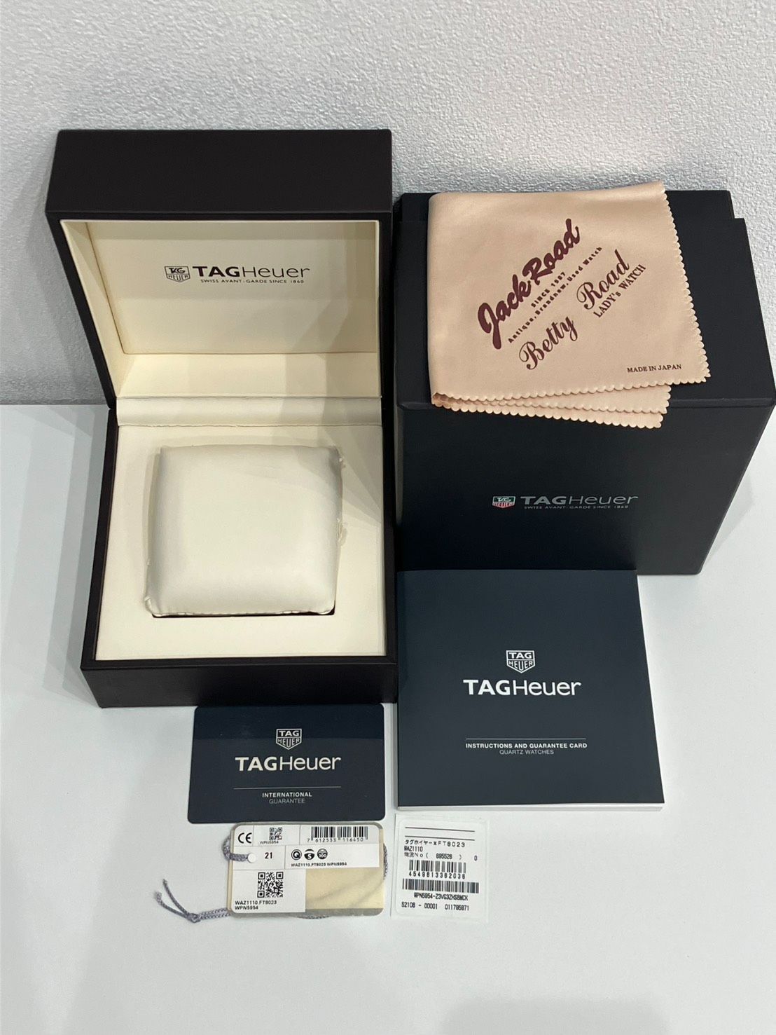 箱・ギャラ付】タグホイヤー フォーミュラ1 WAZ1110 クォーツ 黒文字盤