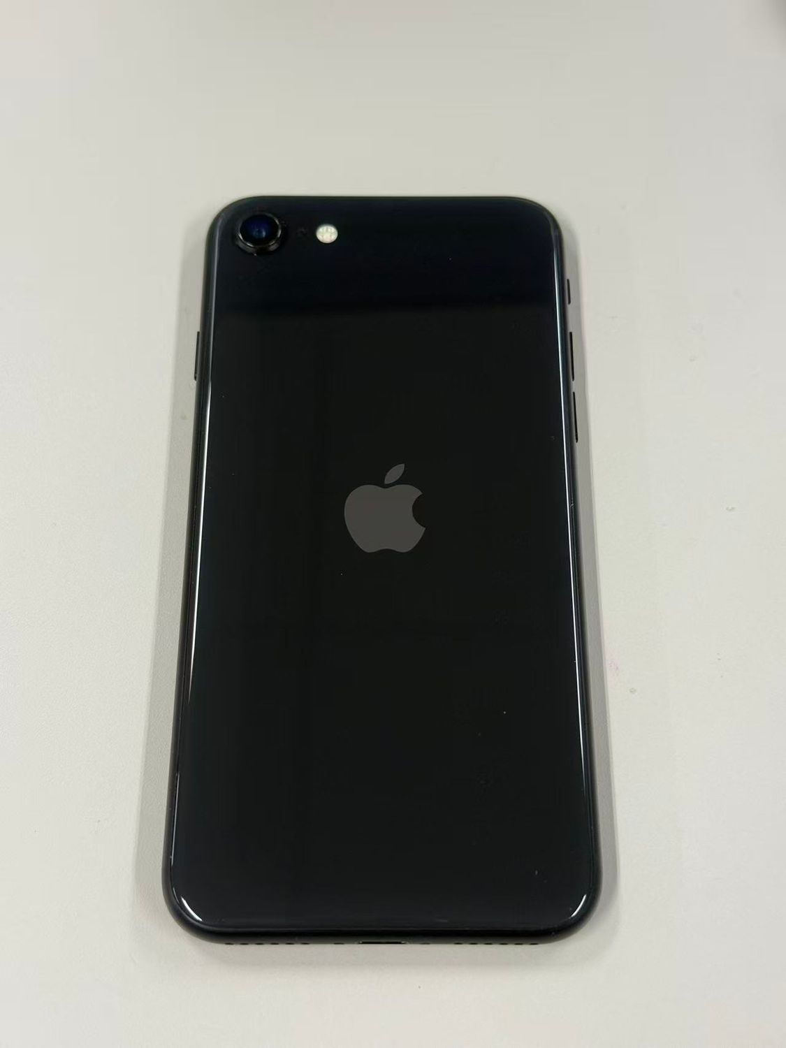 iPhone SE(第2世代) 64GB SIMフリー Apple - メルカリ