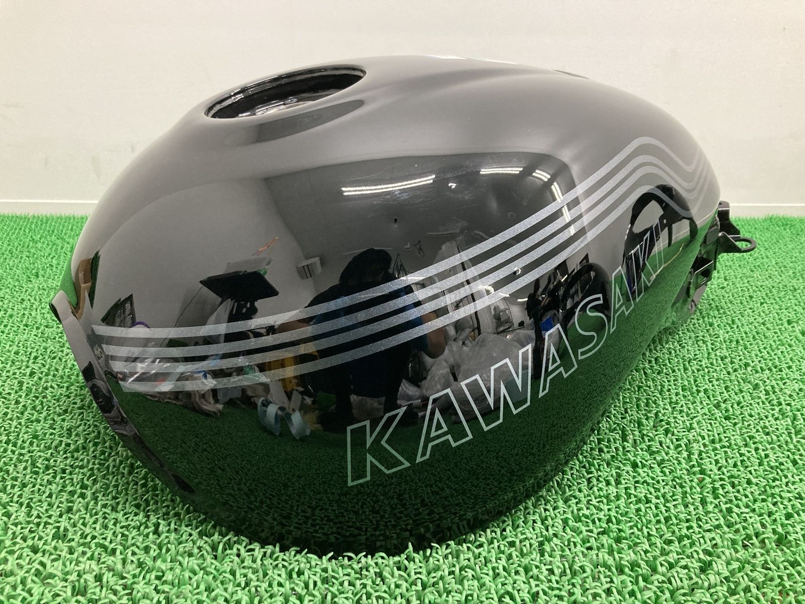 Z900RSカフェ タンク カワサキ 純正 中古 バイク 部品 ZR902A 26年