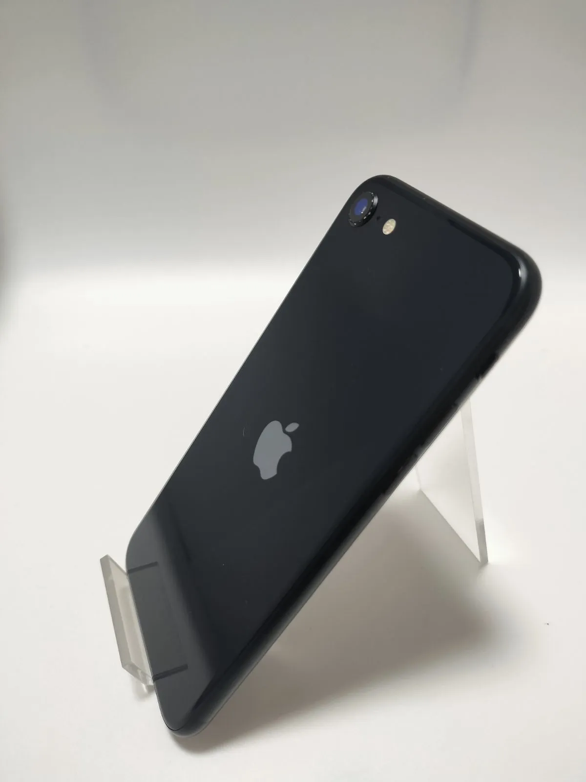 【美品】iPhoneSE3 64G本体ブラック純正電池87% iPhoneSE3 64GB バッテリー87％ SIMフリー 整備保証付き 本体 中古