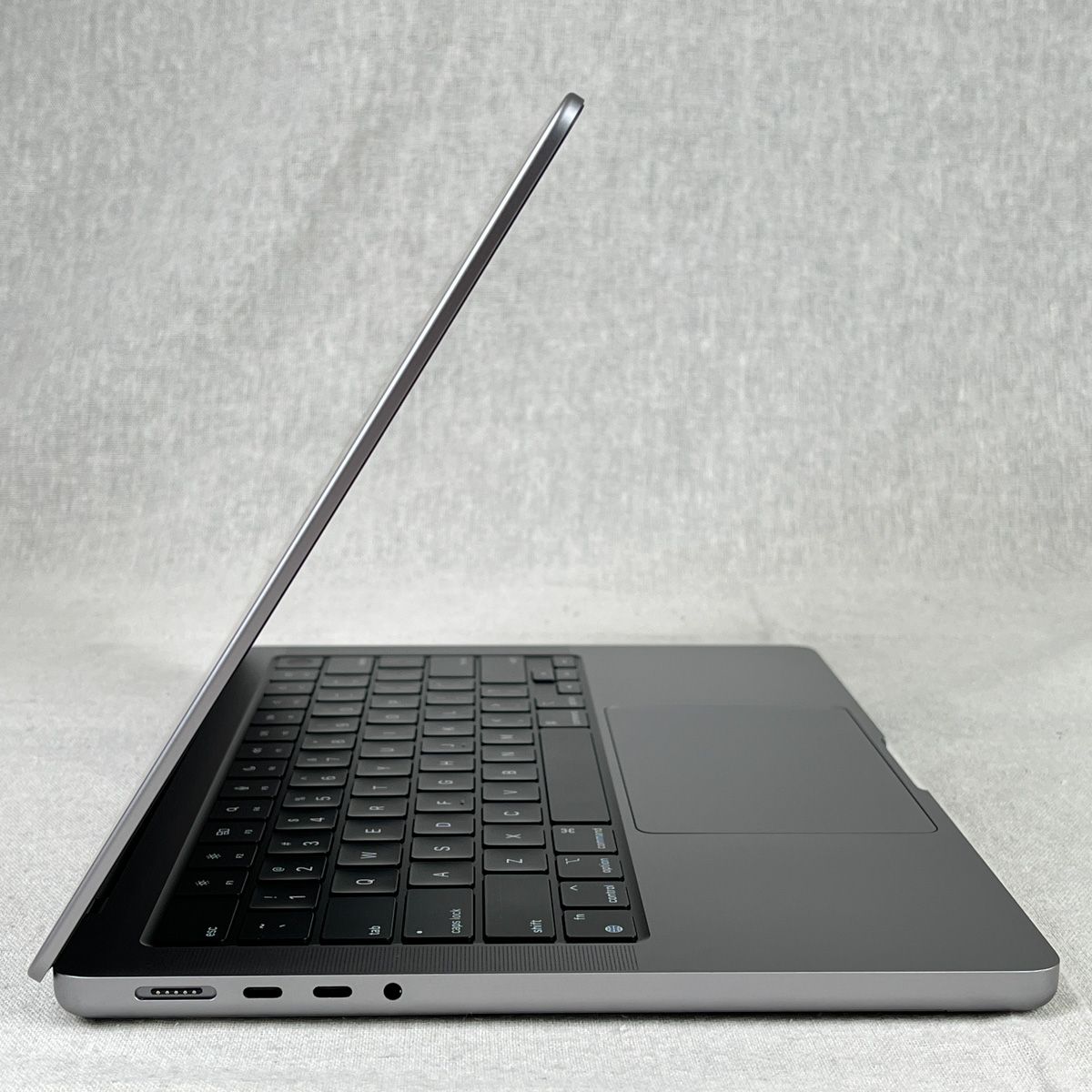 Apple MacBook Pro (14インチ 2021) 中古 - メルカリ