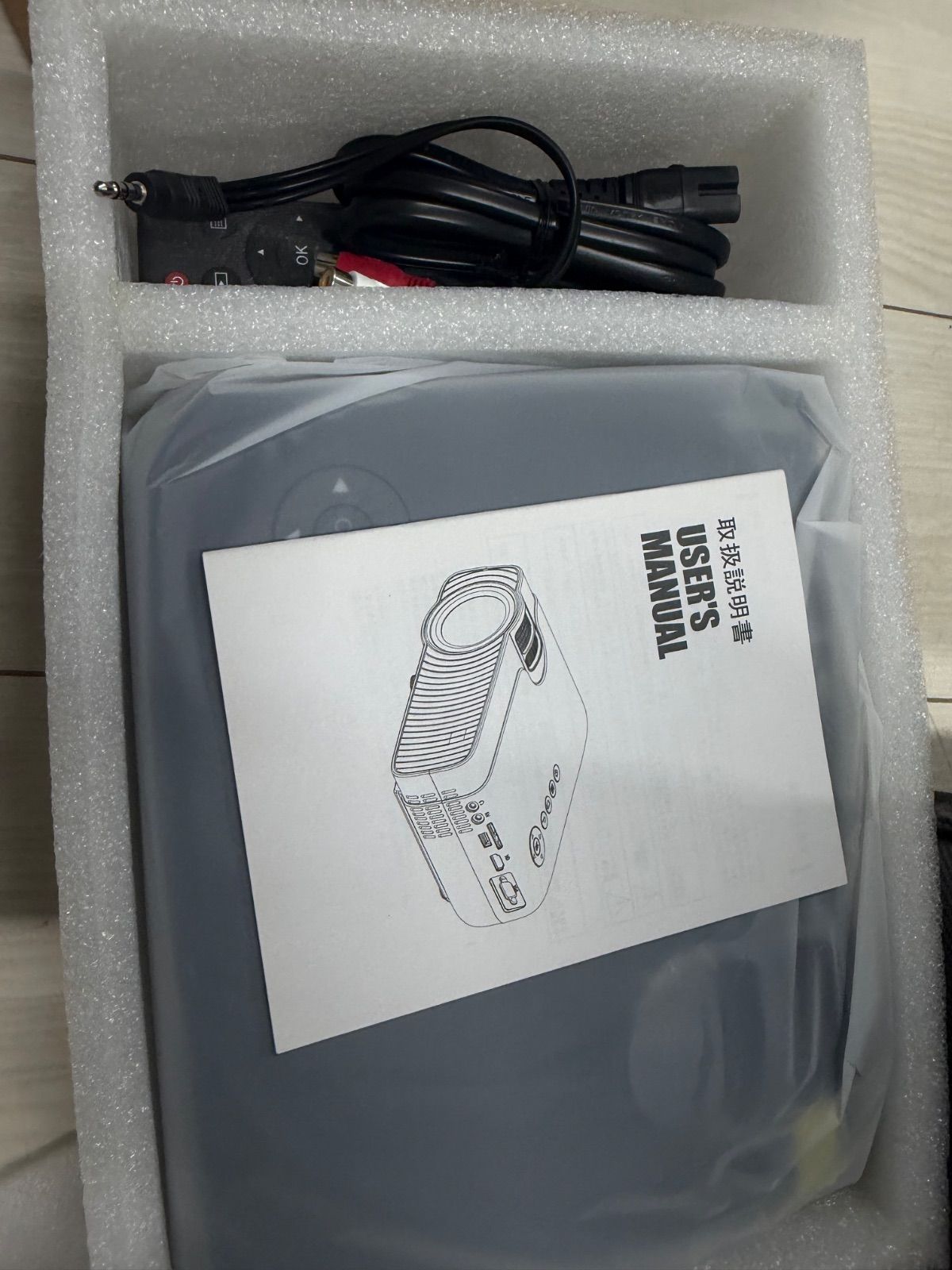 LED SOURCE ポータブルLEDプロジェクター - メルカリ