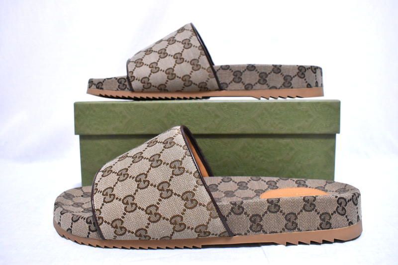 国内正規品】新品 GUCCI GGキャンバス スライドサンダル 13 624695
