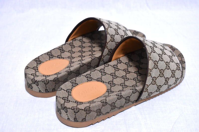 国内正規品】新品 GUCCI GGキャンバス スライドサンダル 13 624695