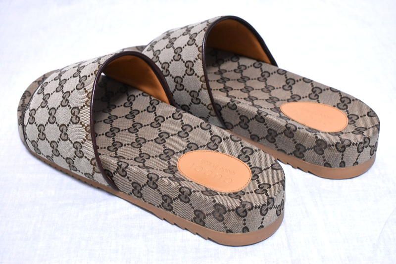 国内正規品】新品 GUCCI GGキャンバス スライドサンダル 13 624695