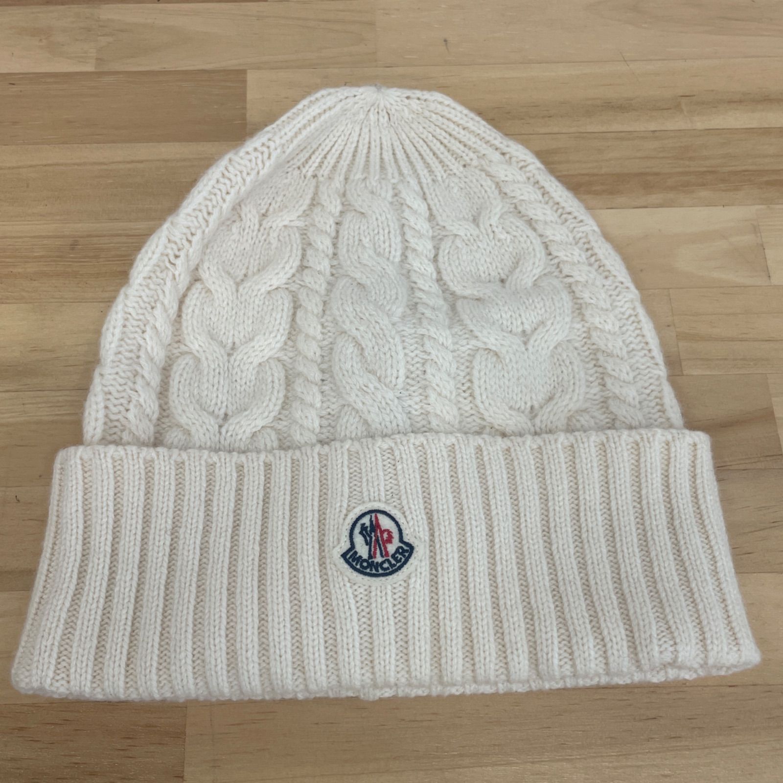 【訳あり】モンクレール ケーブル編み ニット帽 アイボリー モンクレール MONCLER ニット帽 アイボリー 管理番号SC973 - メルカリ