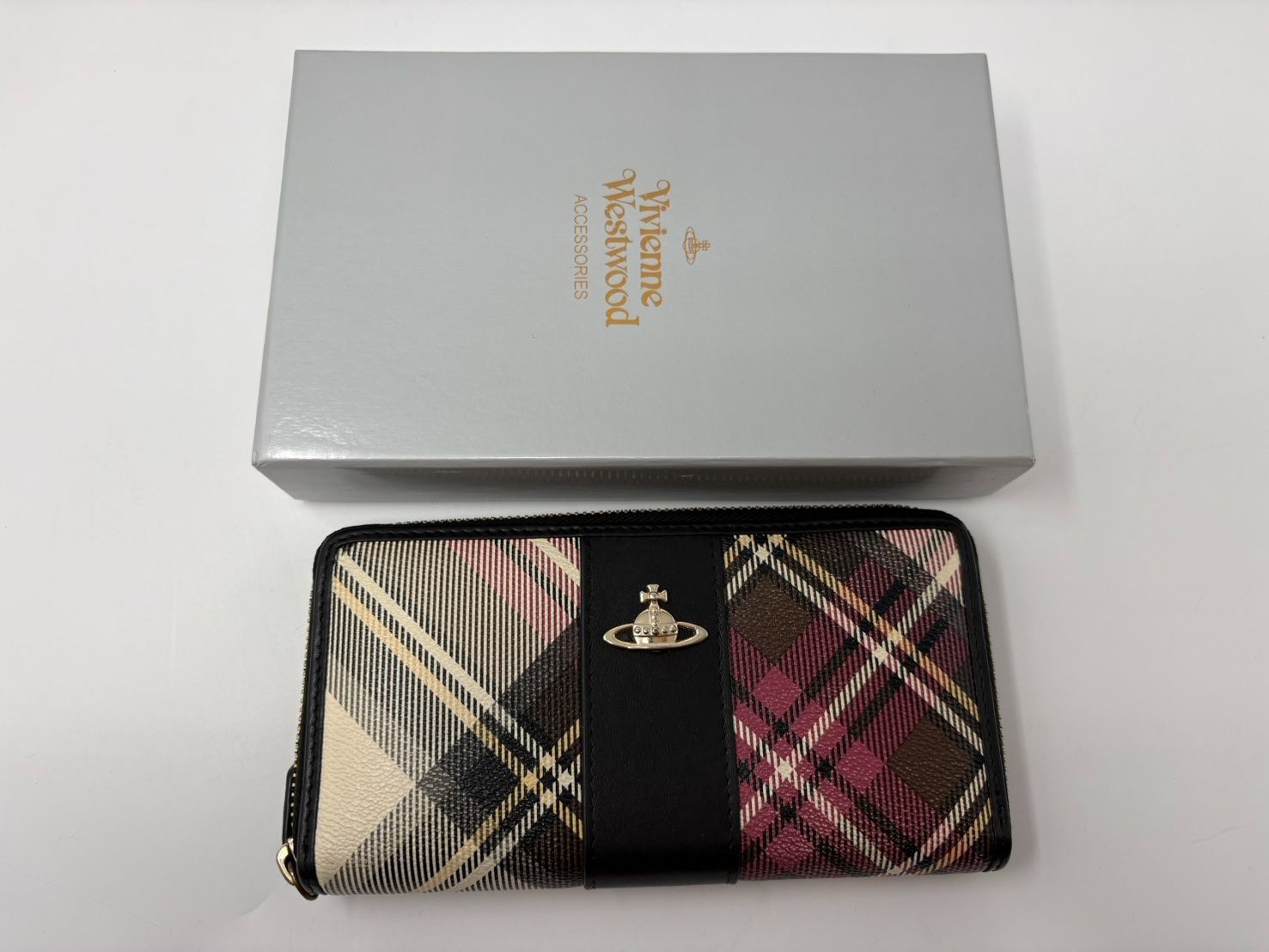 ◇VivienneWestwood ヴィヴィアンウエストウッド ラウンドファスナー長