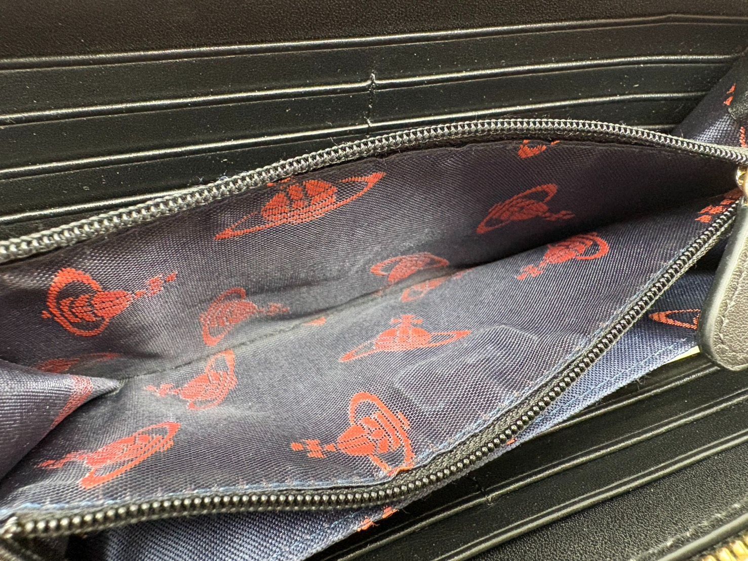 ◇VivienneWestwood ヴィヴィアンウエストウッド ラウンドファスナー長