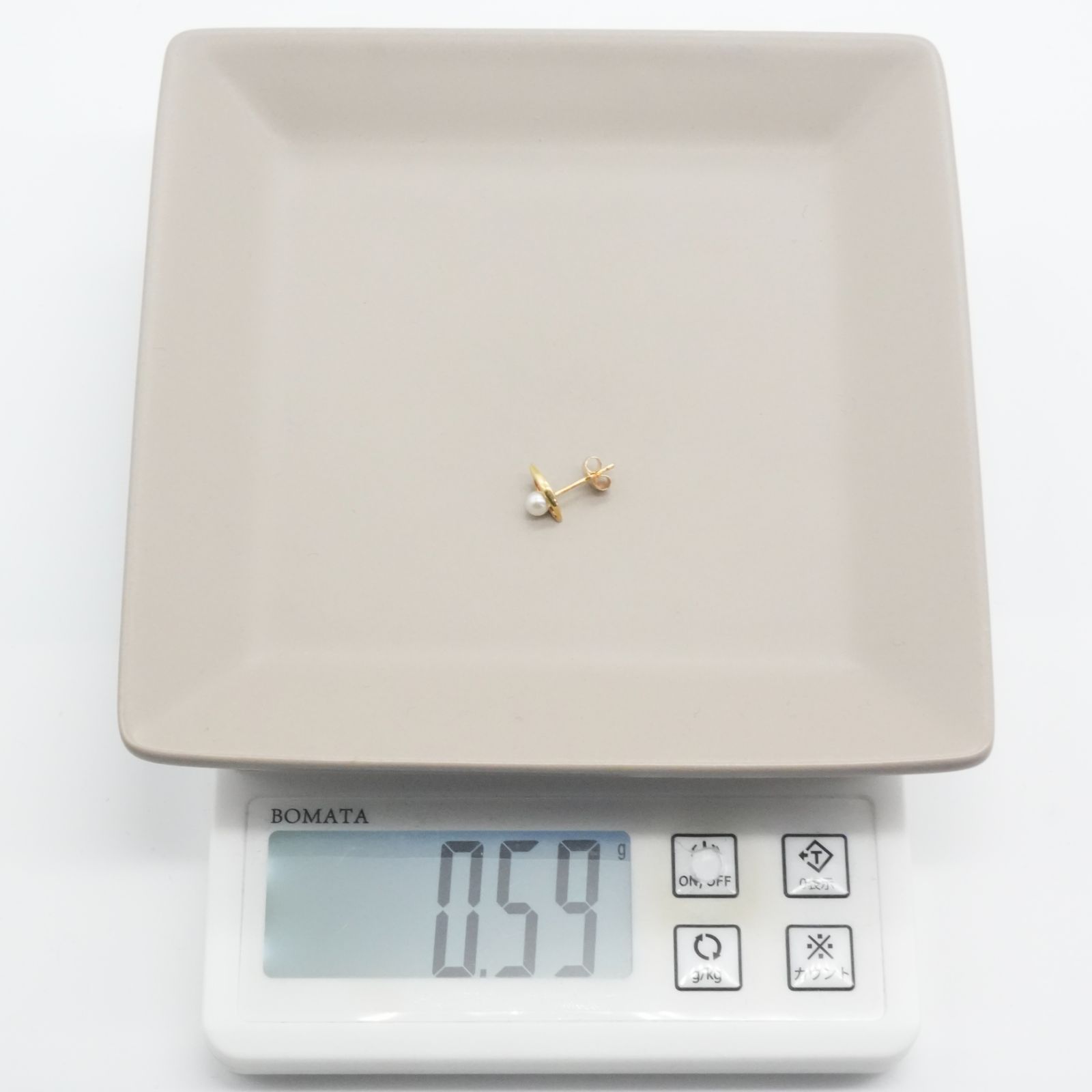【片耳のみ】MIKIMOTO ミキモト K18刻印 ベビーパール 美品 ミキモト K18 ベビーパール リーフ 片耳 ピアス MIKIMOTO /26