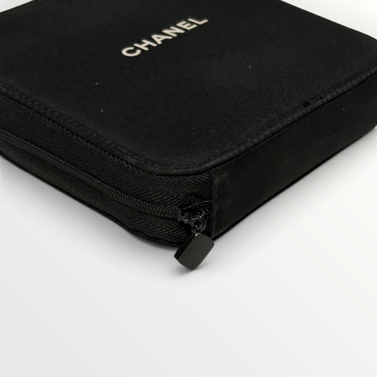 CHANEL シャネル ノベルティ コスメポーチ ブラック - メルカリ