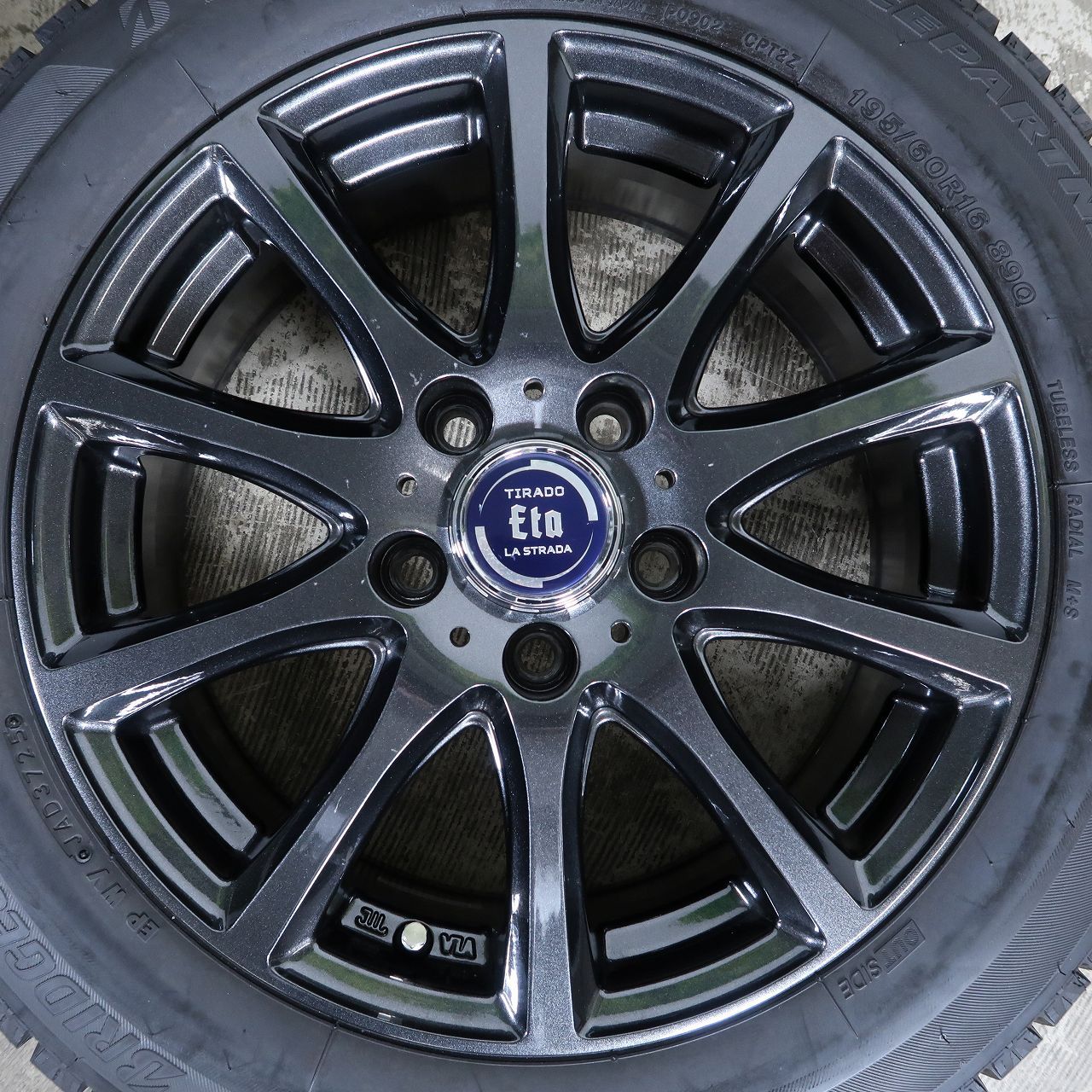 セレナ スタッドレス タイヤ D WMO2 195/60R16 89Q 4本 セレナ スタッドレス タイヤ D WMO2 195/60R16 89Q 4本 楽天市場】195