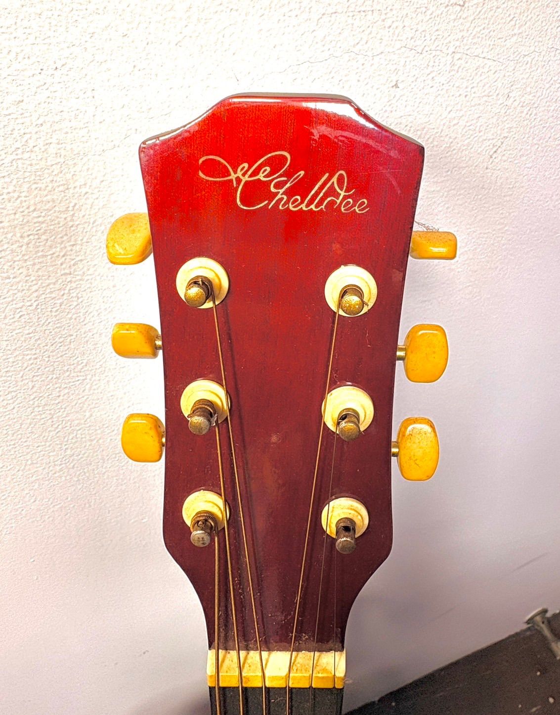 超メルカリ市【合格記念セール】アコースティックギター Chelldee チェルディー アコースティックギター 赤 カッタウェイ 中古