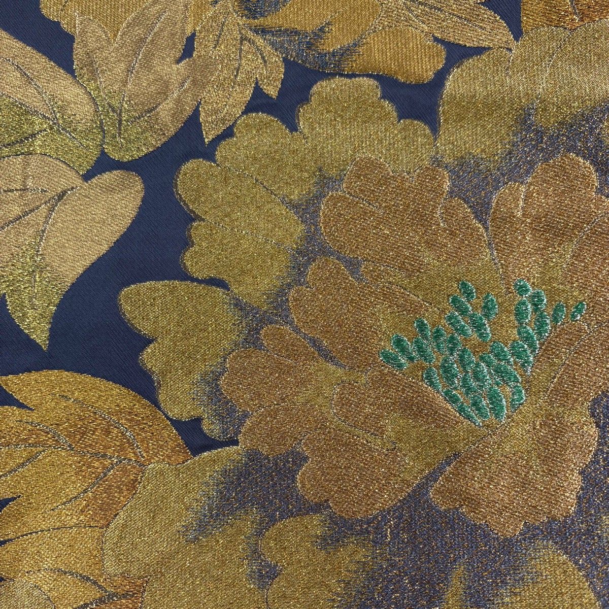 美品】 袋帯 秀品 振袖向き 牡丹 箔 金糸 紺色 六通 正絹 【中古