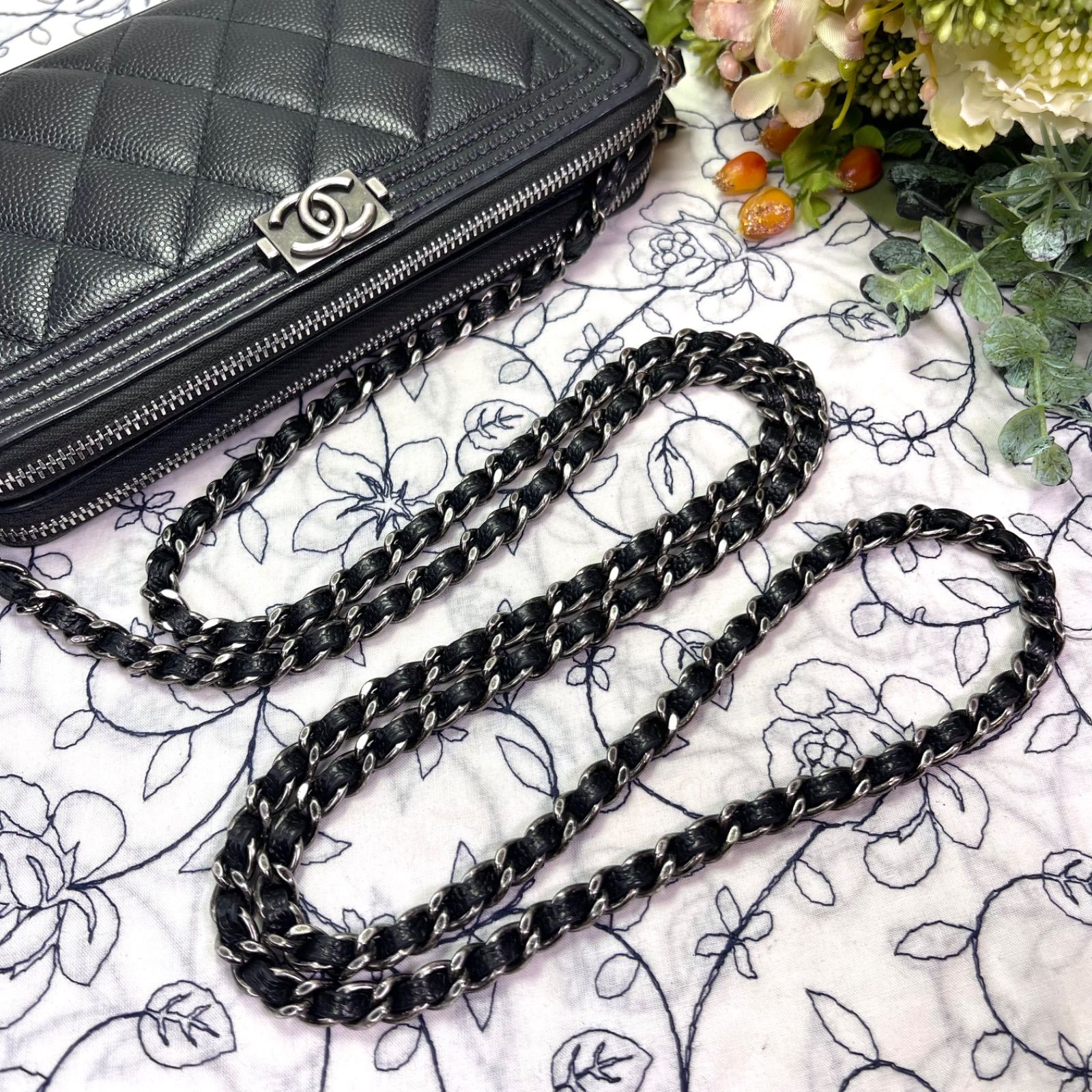CHANEL シャネル【極美品】チェーンウォレット キャビアスキン 
