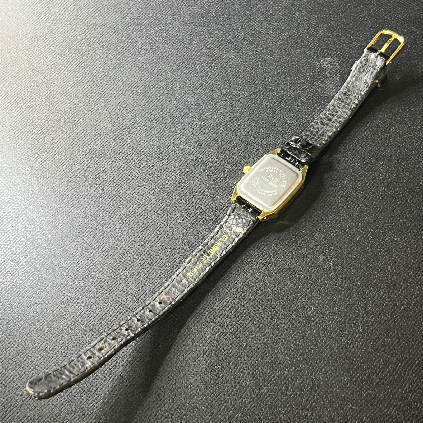 稼働品】 Q&Q VOKEN スクエア 腕時計 ヴィンテージ ゴールド ブラック